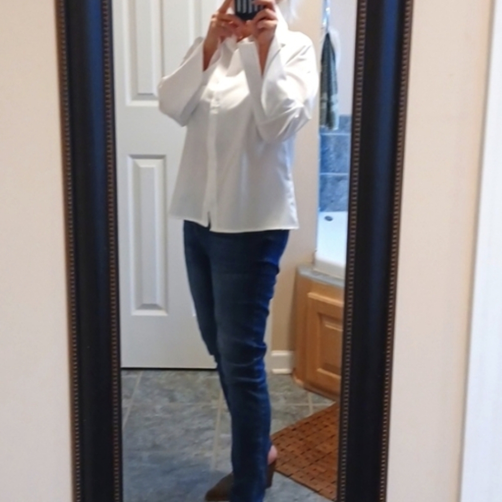 NWOT White Collared Blouse w/French Split Cuffs